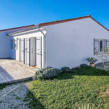 Amazing In Les Portes-en-Re