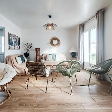 3 Bedroom Lovely In 莱斯波特斯