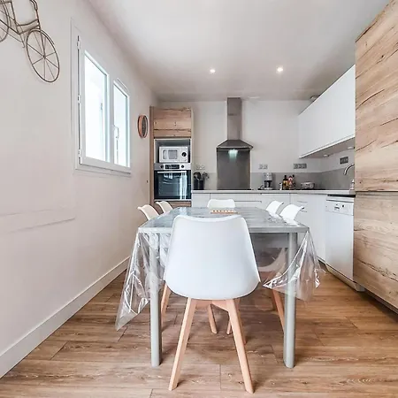 度假居 3 Bedroom Lovely In 莱斯波特斯