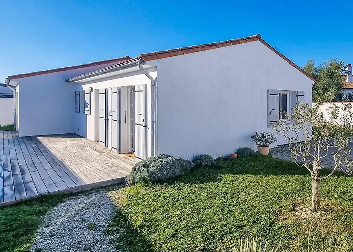 Amazing In Les Portes-en-Re